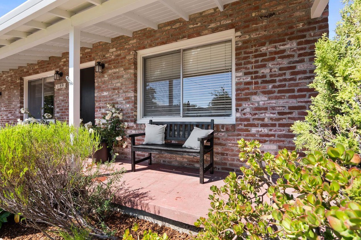 1189 Virginia Ave, Redwood City, CA 94061