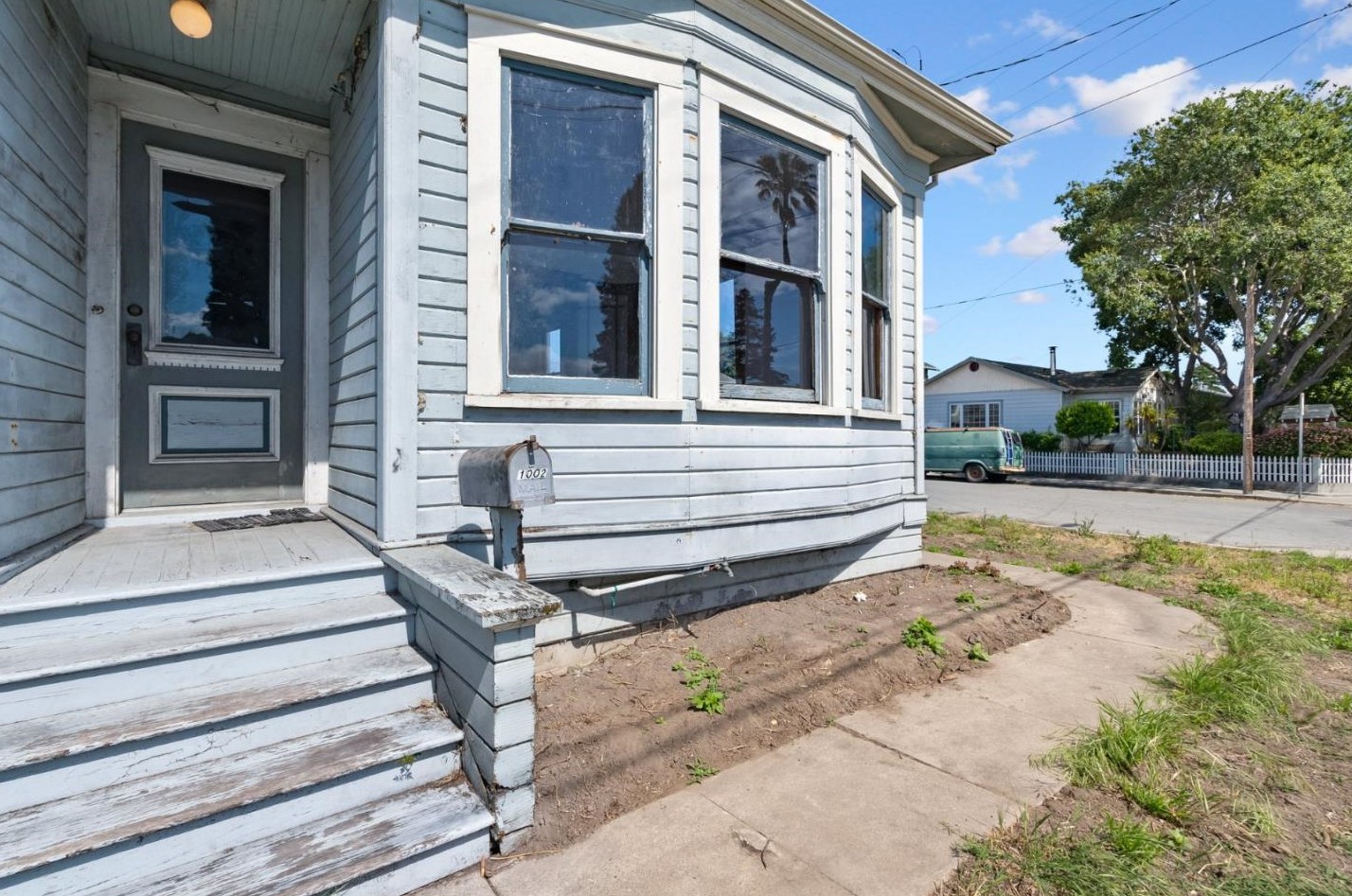 1002 Sumner St, Santa Cruz, CA 95062
