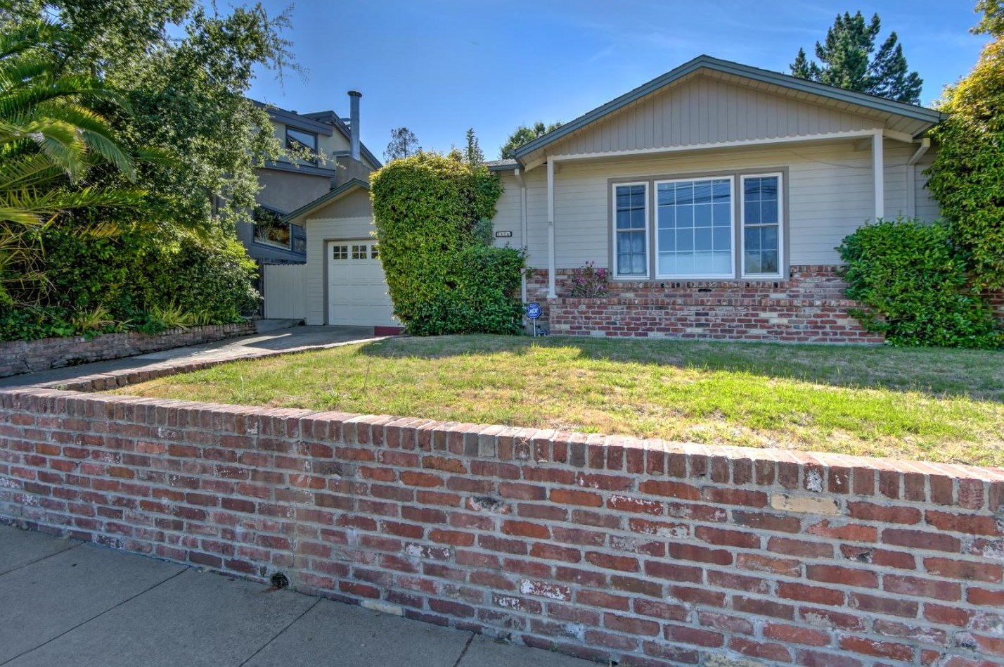 1416 Magnolia Ave, San Carlos, CA 94070