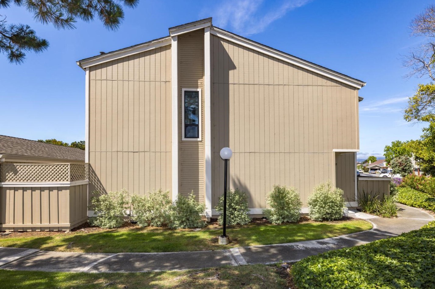 810 Perseus Ln, San Mateo, CA 94404