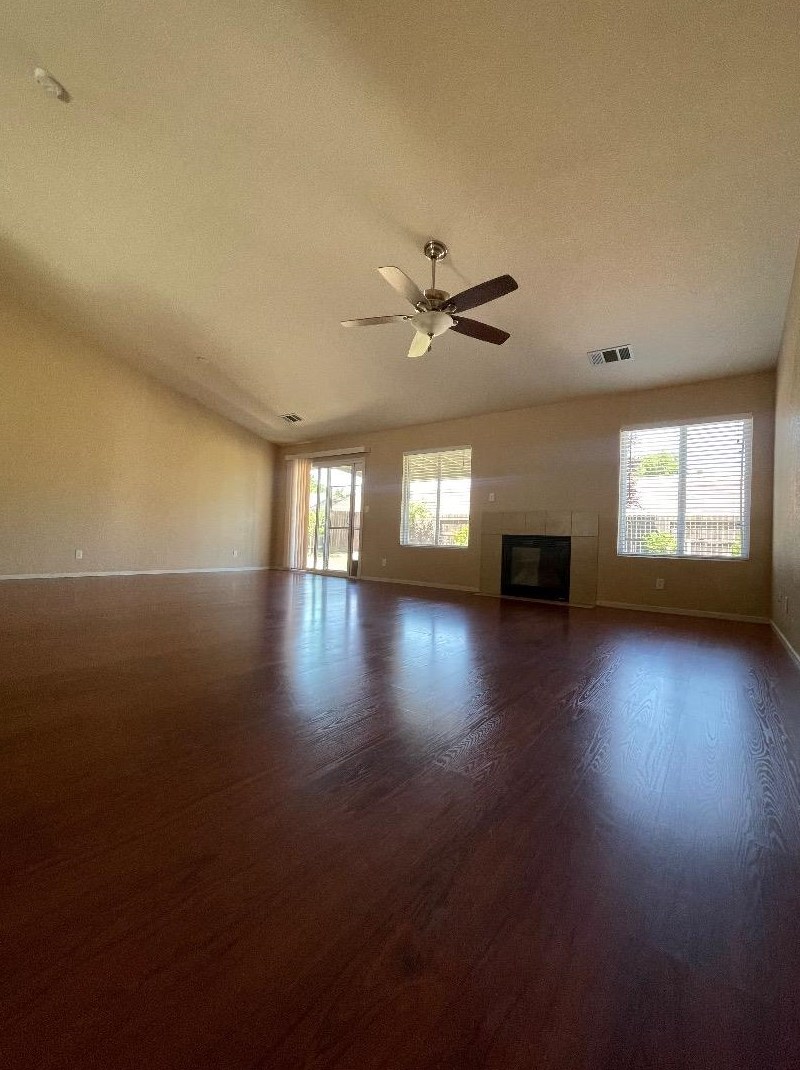 633 Kensington Cir, Los Banos, CA 93635