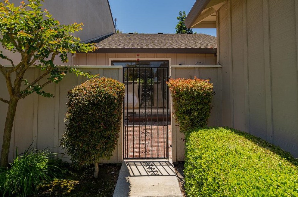 50 Joes Ln, Hollister, CA 95023