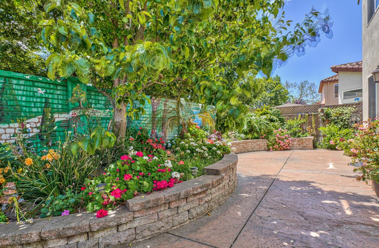 1526 Little River Dr, Salinas, CA 93906