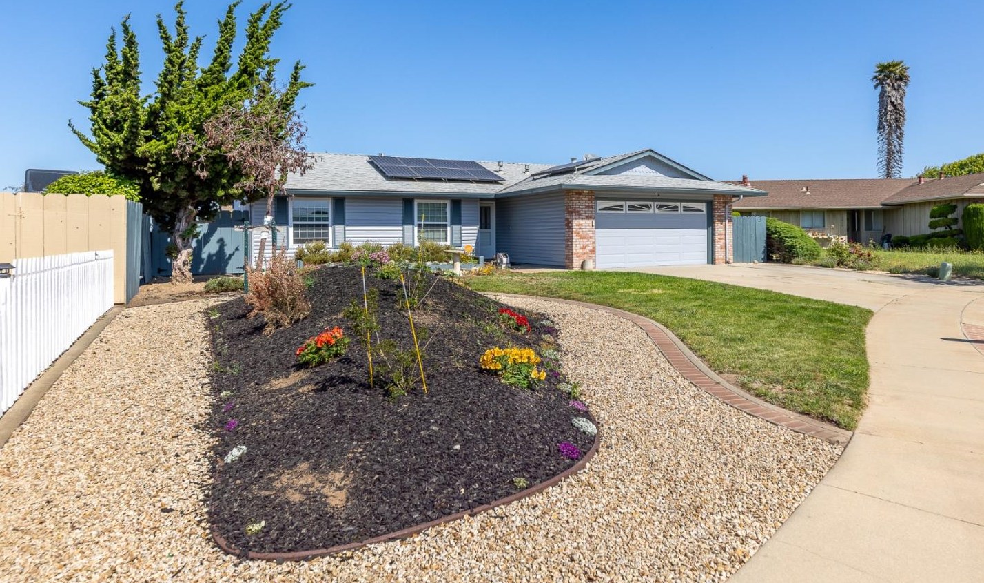 12915 Kennedy Cir, Salinas, CA 93906-1514