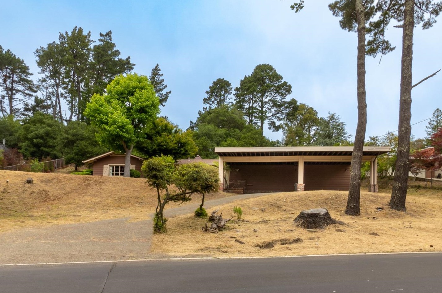 13534 Skyline Blvd, Oakland, CA 94619-3613