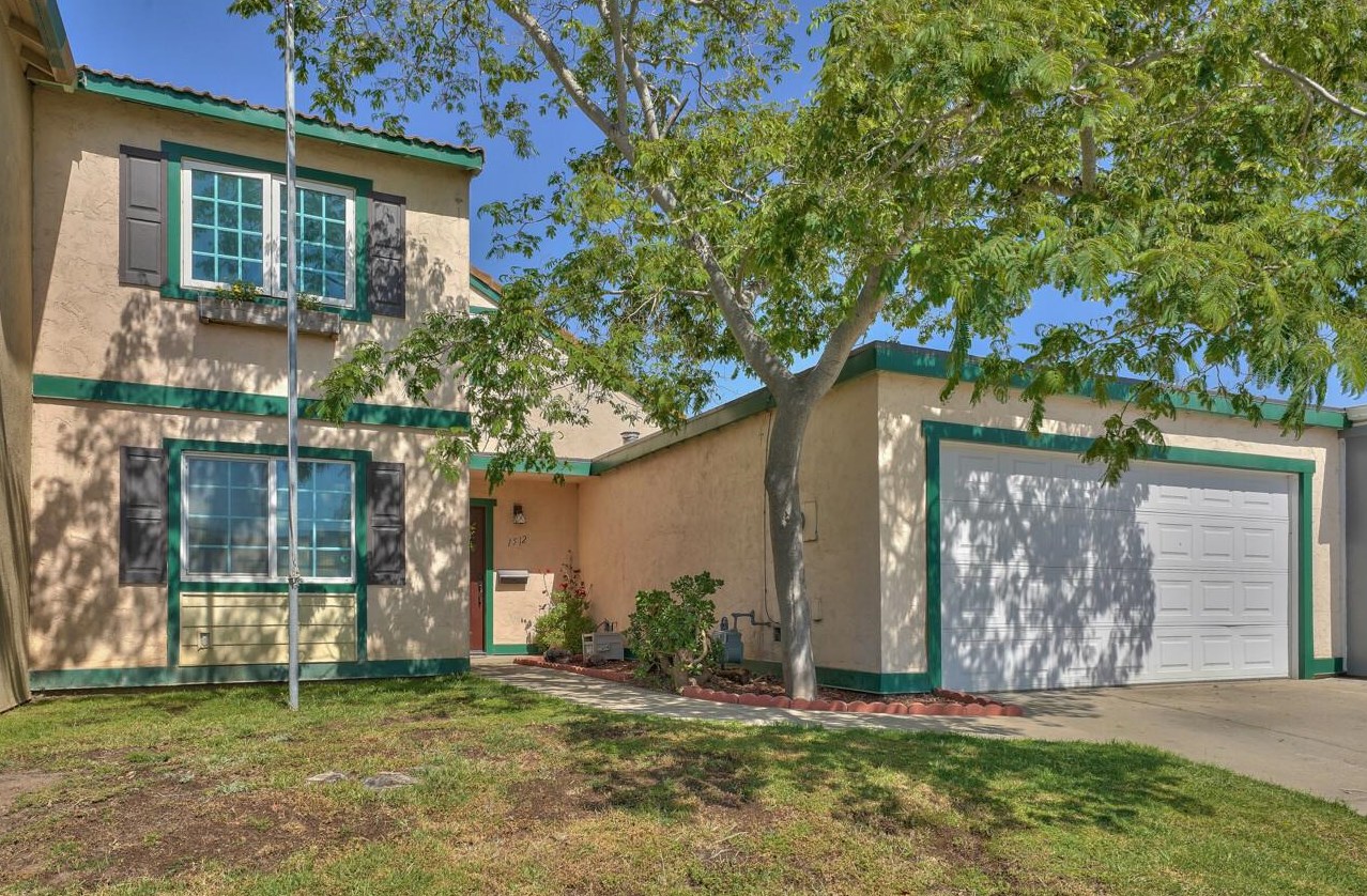 1512 Caceras Cir, Salinas, CA 93906