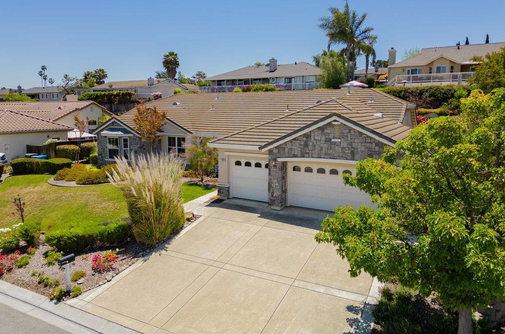1325 Quail Ridge Way, Hollister, CA 95023