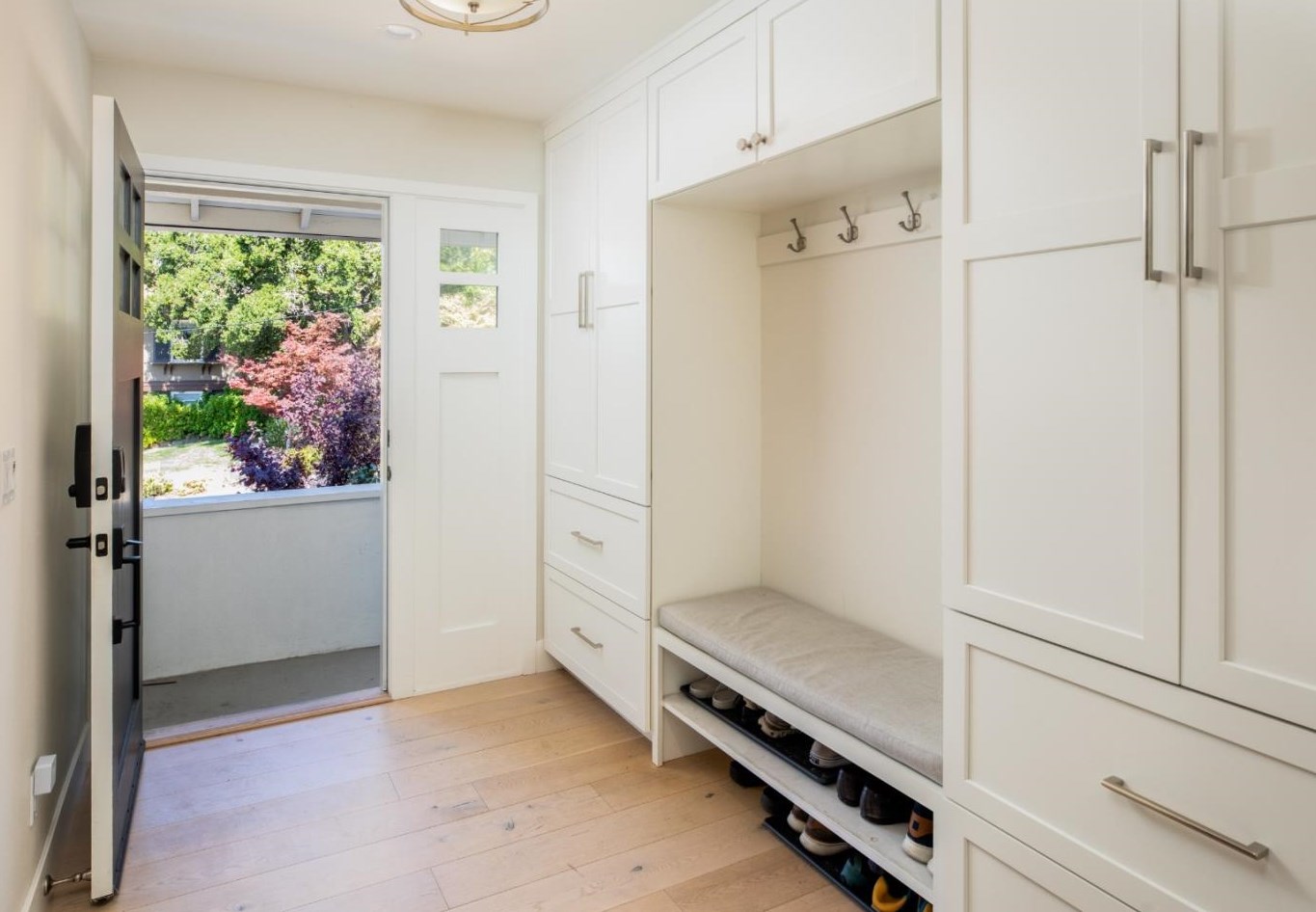 100 Wellington Dr, San Carlos, CA 94070