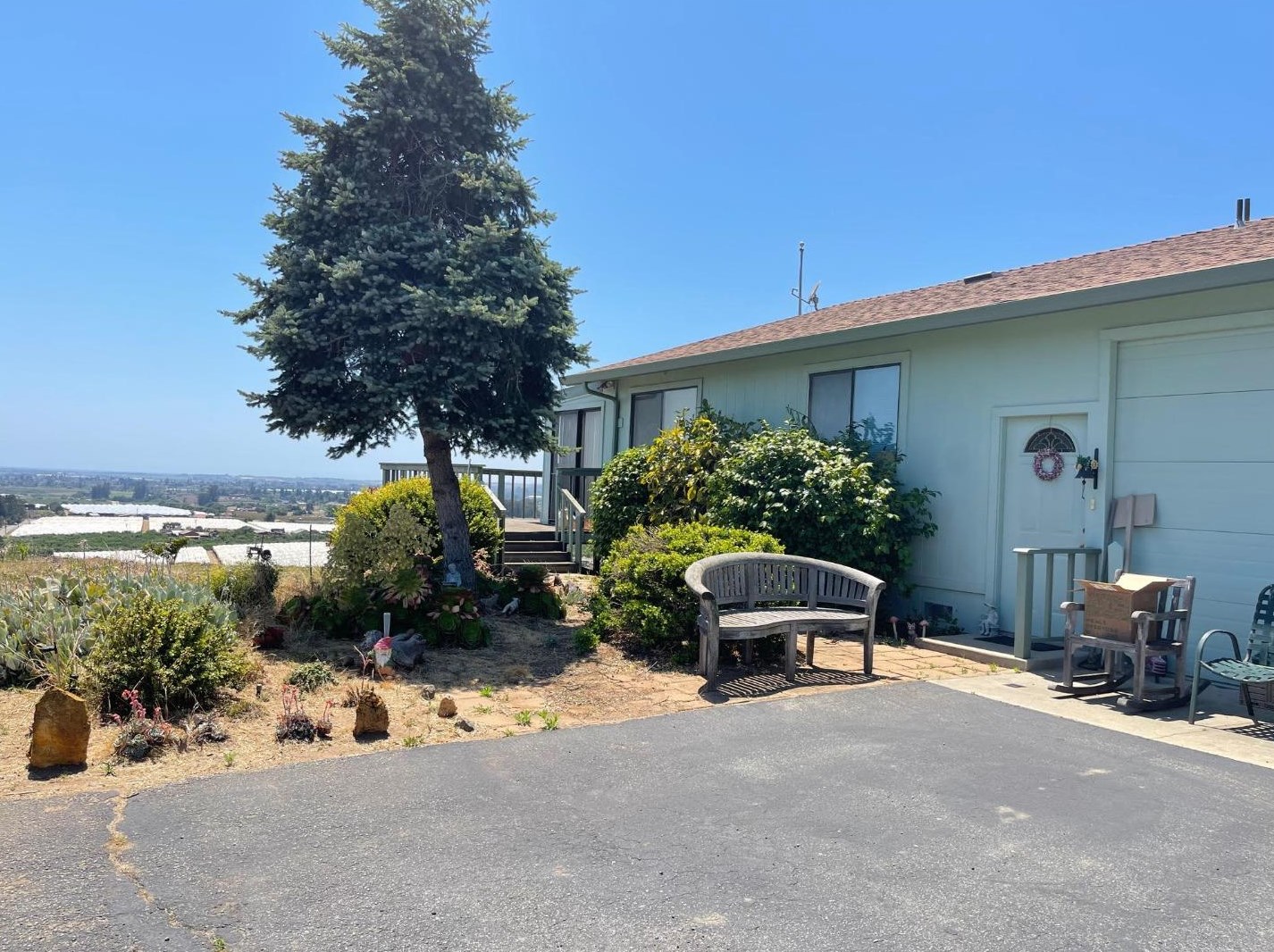 221 Peckham Rd, Watsonville, CA 95076