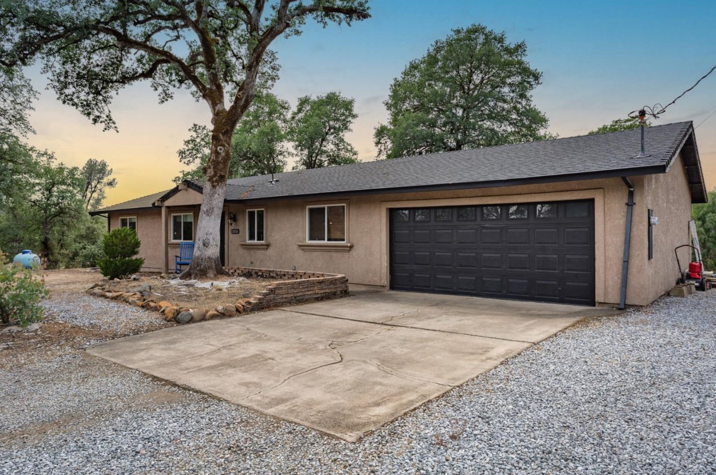 12026 Norma Ln, Redding, CA 96003