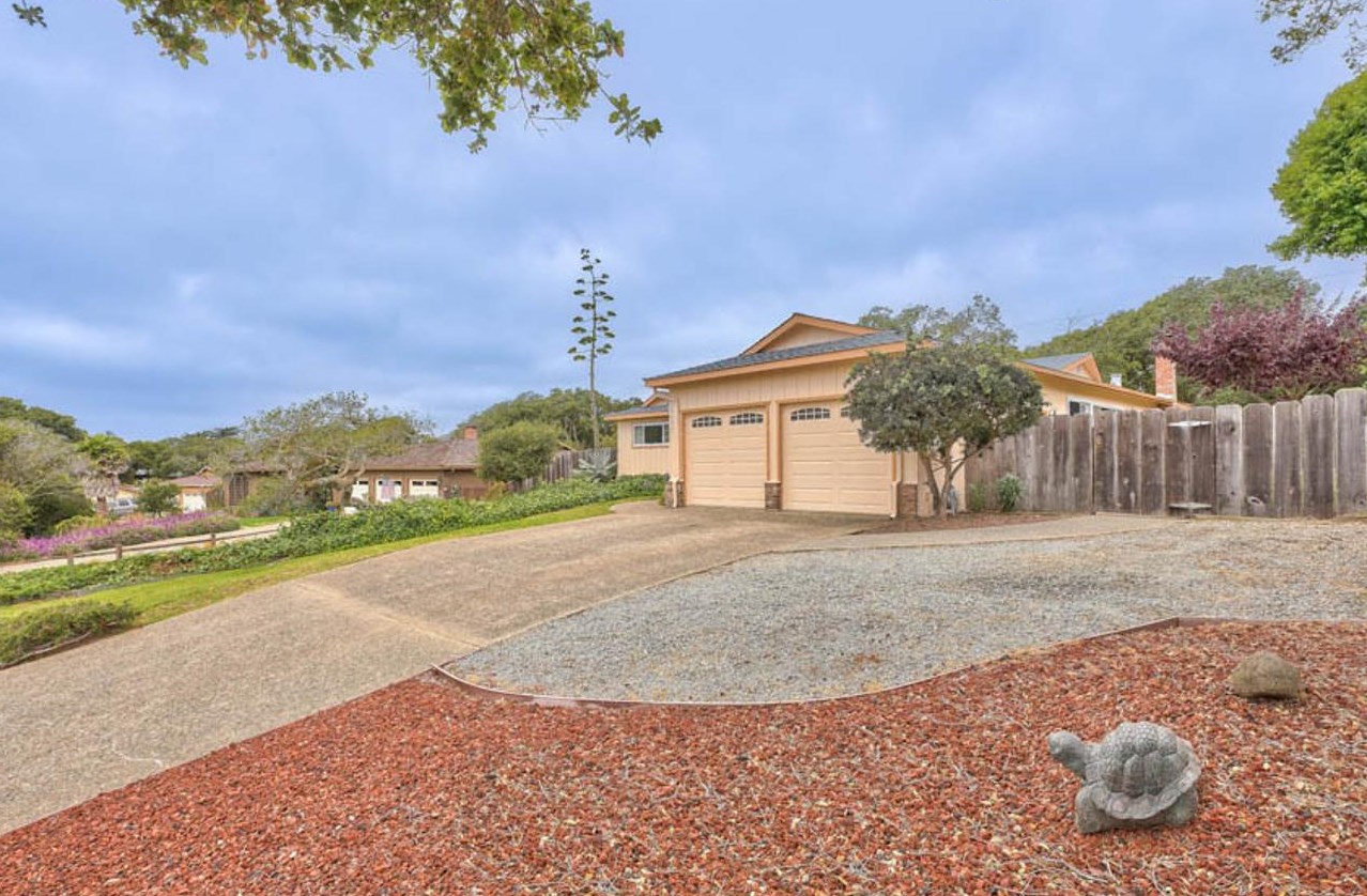 15685 Charter Oak Blvd, Salinas, CA 93907-1109