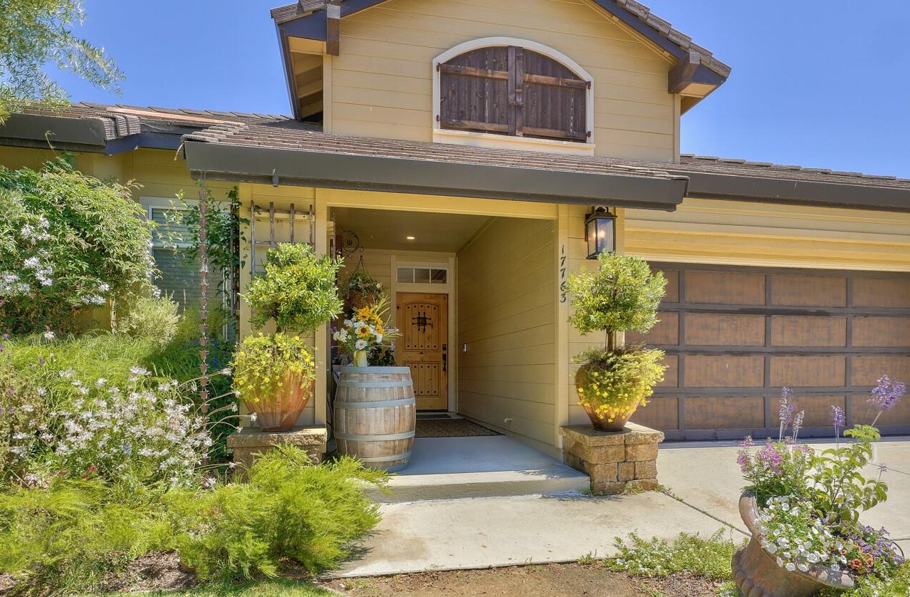 17763 Riverbend Rd, Salinas, CA 93908-1425