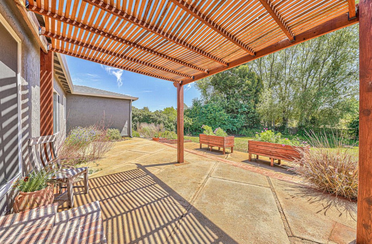 9726 Trefoil Pl, Salinas, CA 93907-1036