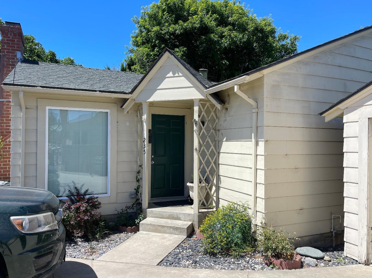233 Geil St, Salinas, CA 93901-2529