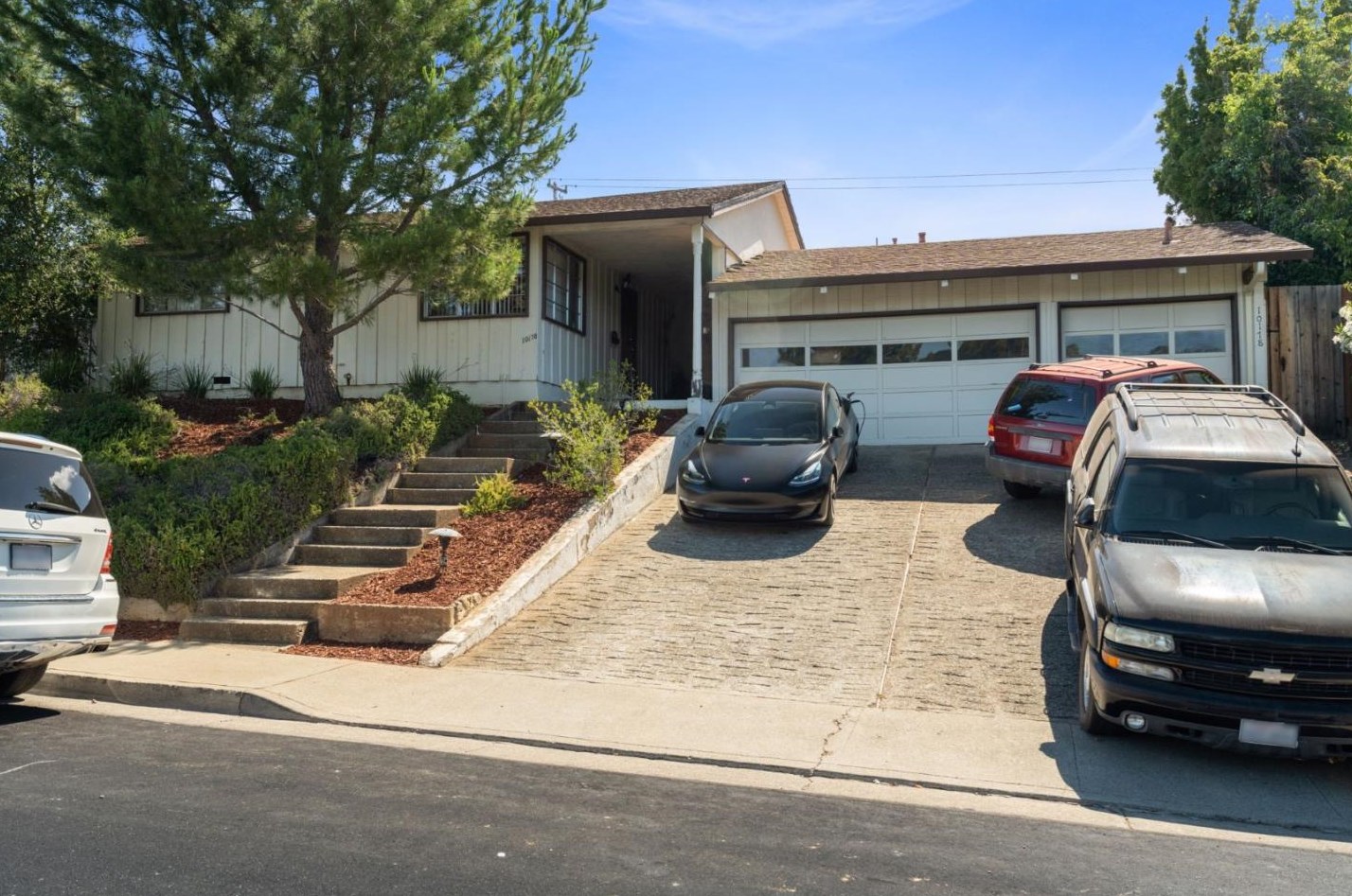 10178 Alpine Dr, Cupertino, CA 95014-0943