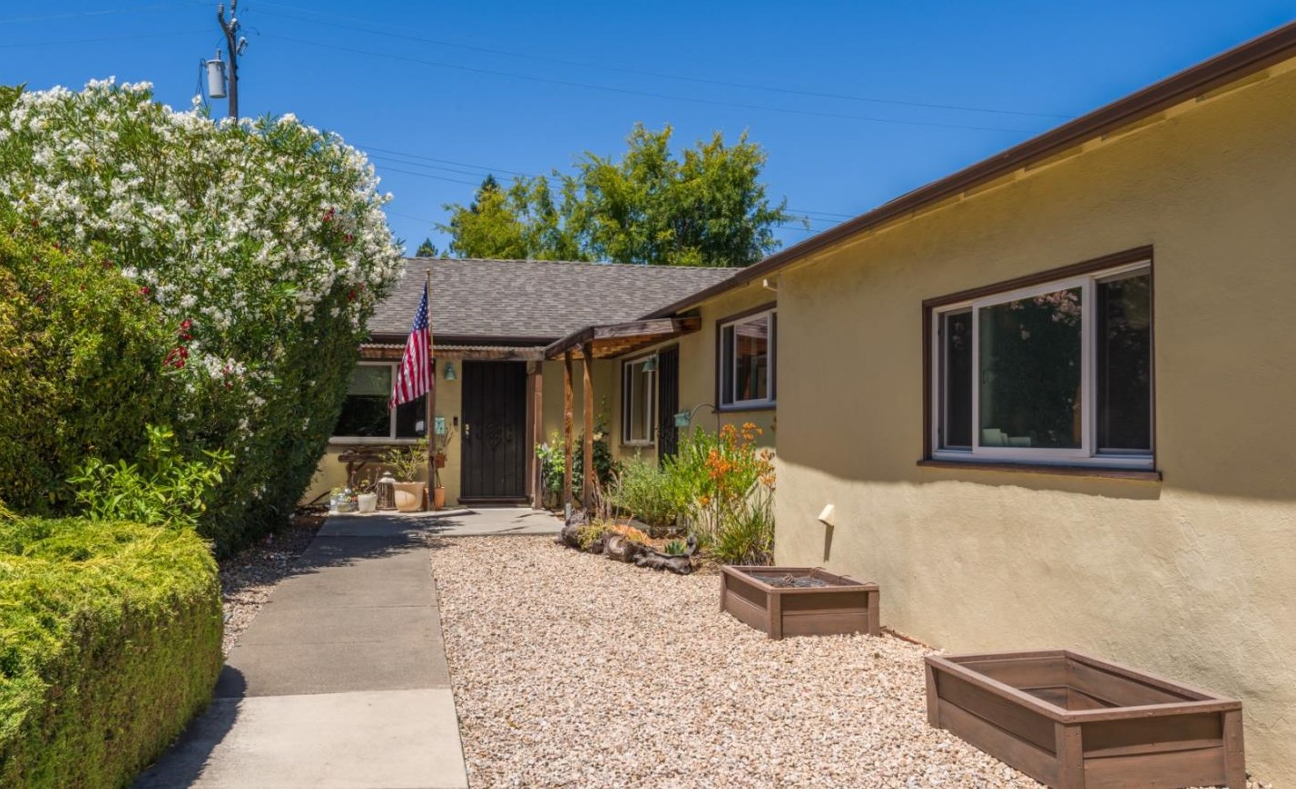 1830 Woodside Rd, Redwood City, CA 94061