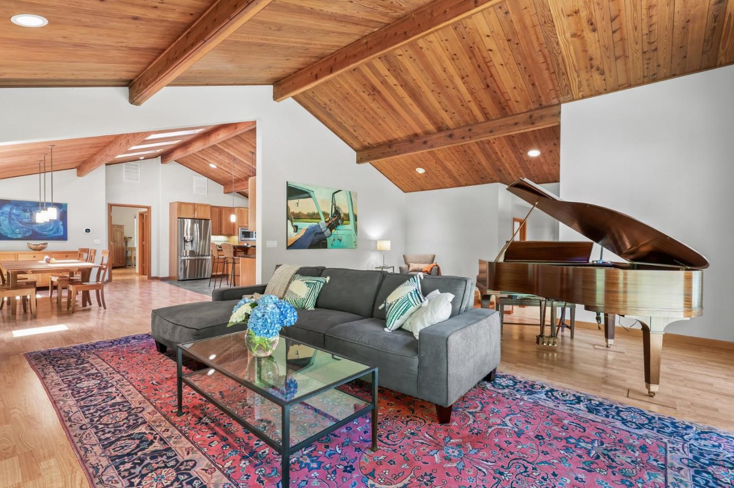 111 Carter Rd, Santa Cruz, CA 95060-9723