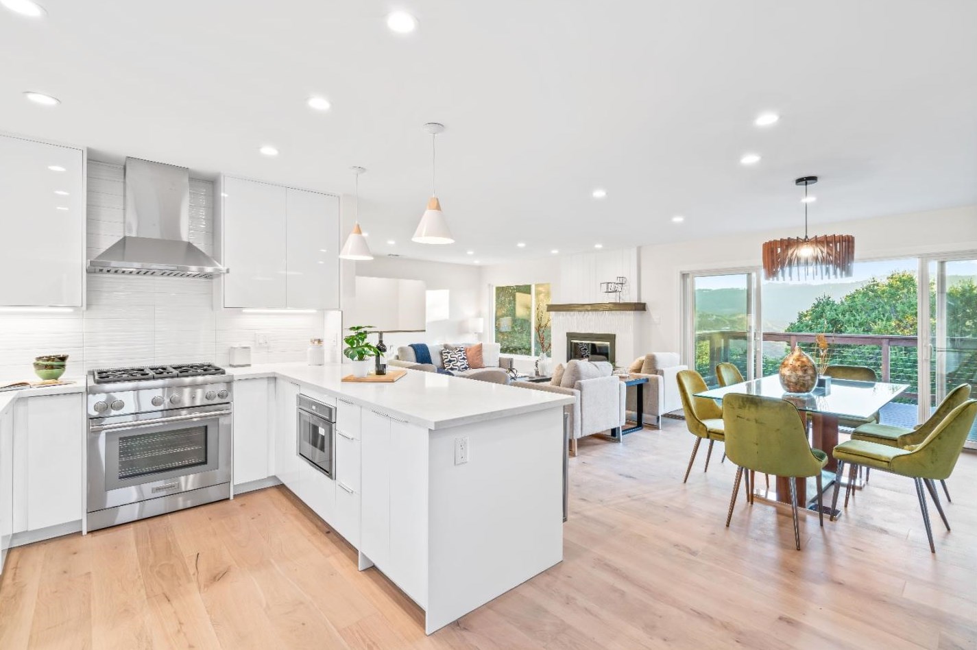 1324 Bel Aire Rd, San Mateo CA  94402-3650 exterior