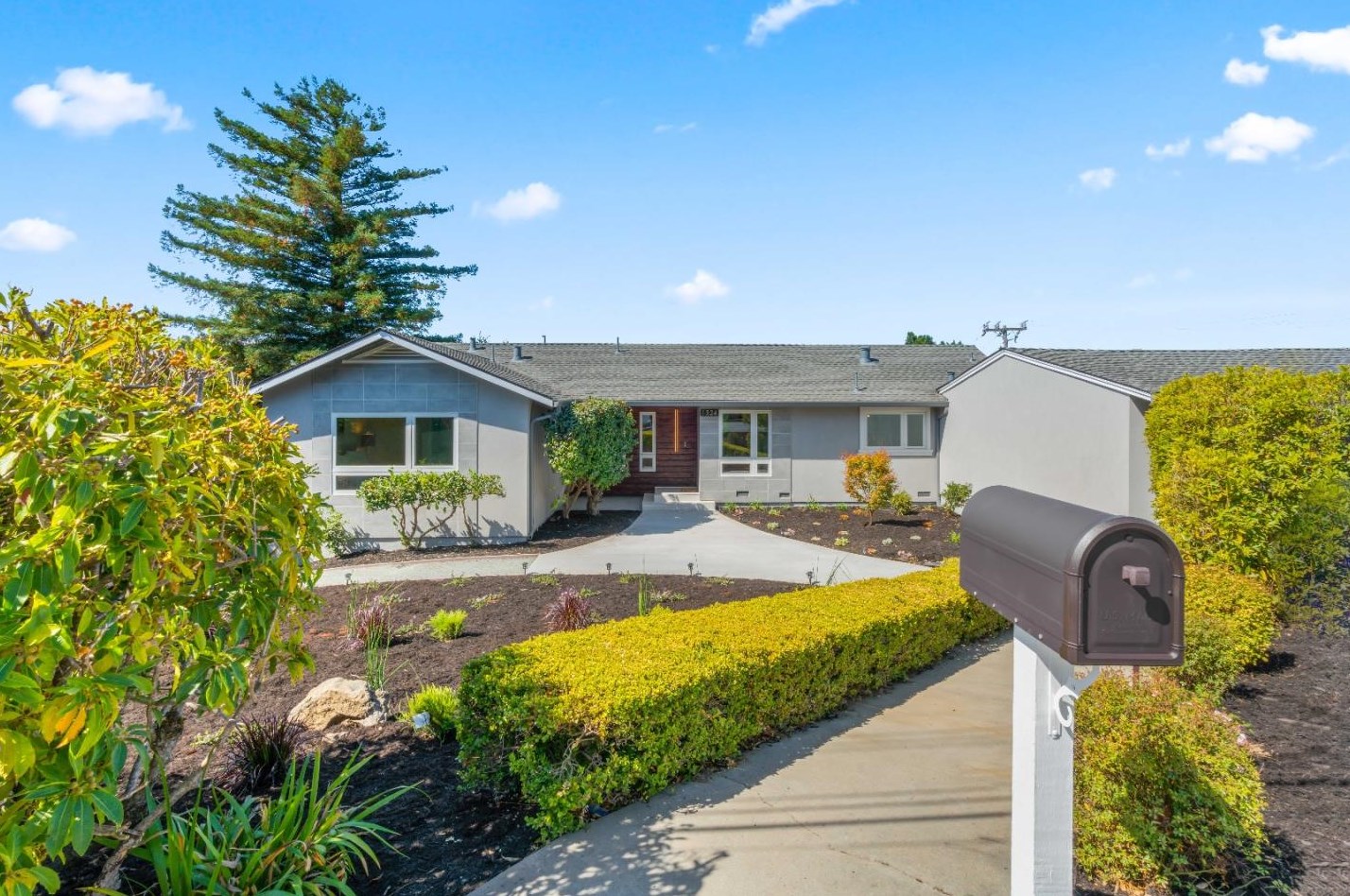 1324 Bel Aire Rd, San Mateo CA  94402-3650 exterior