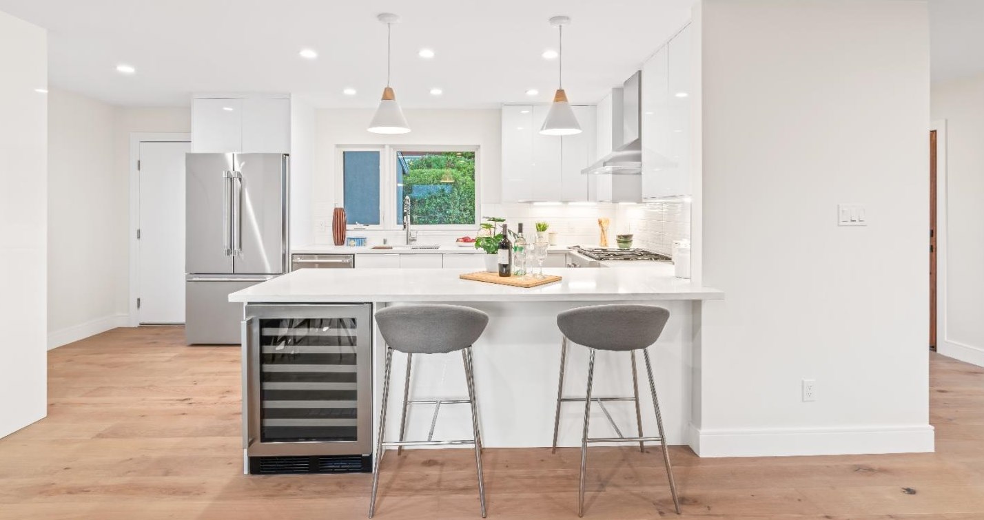 1324 Bel Aire Rd, San Mateo CA  94402-3650 exterior