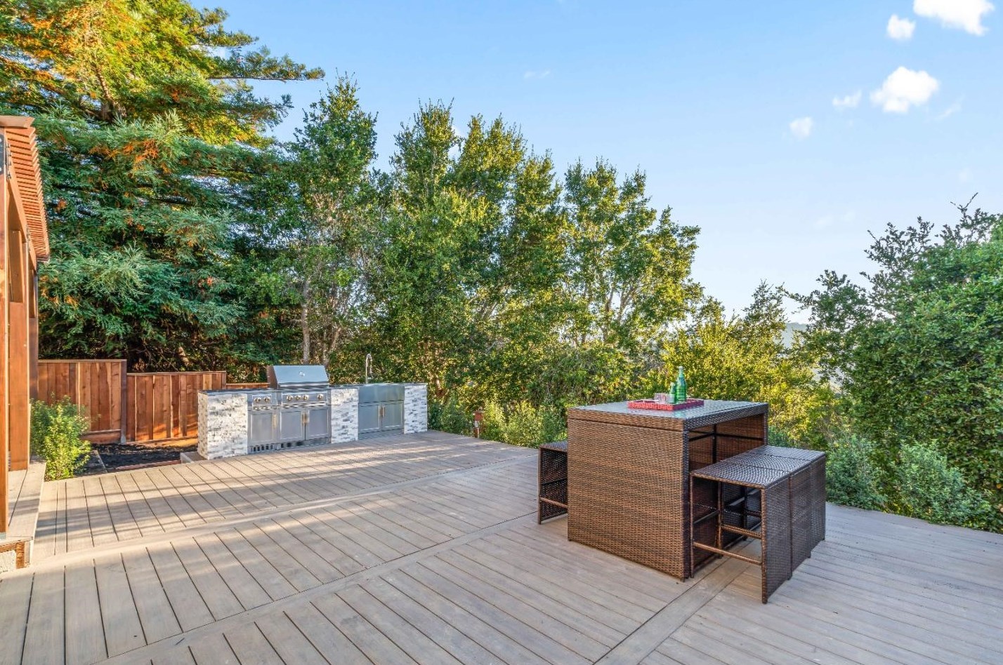 1324 Bel Aire Rd, San Mateo CA  94402-3650 exterior