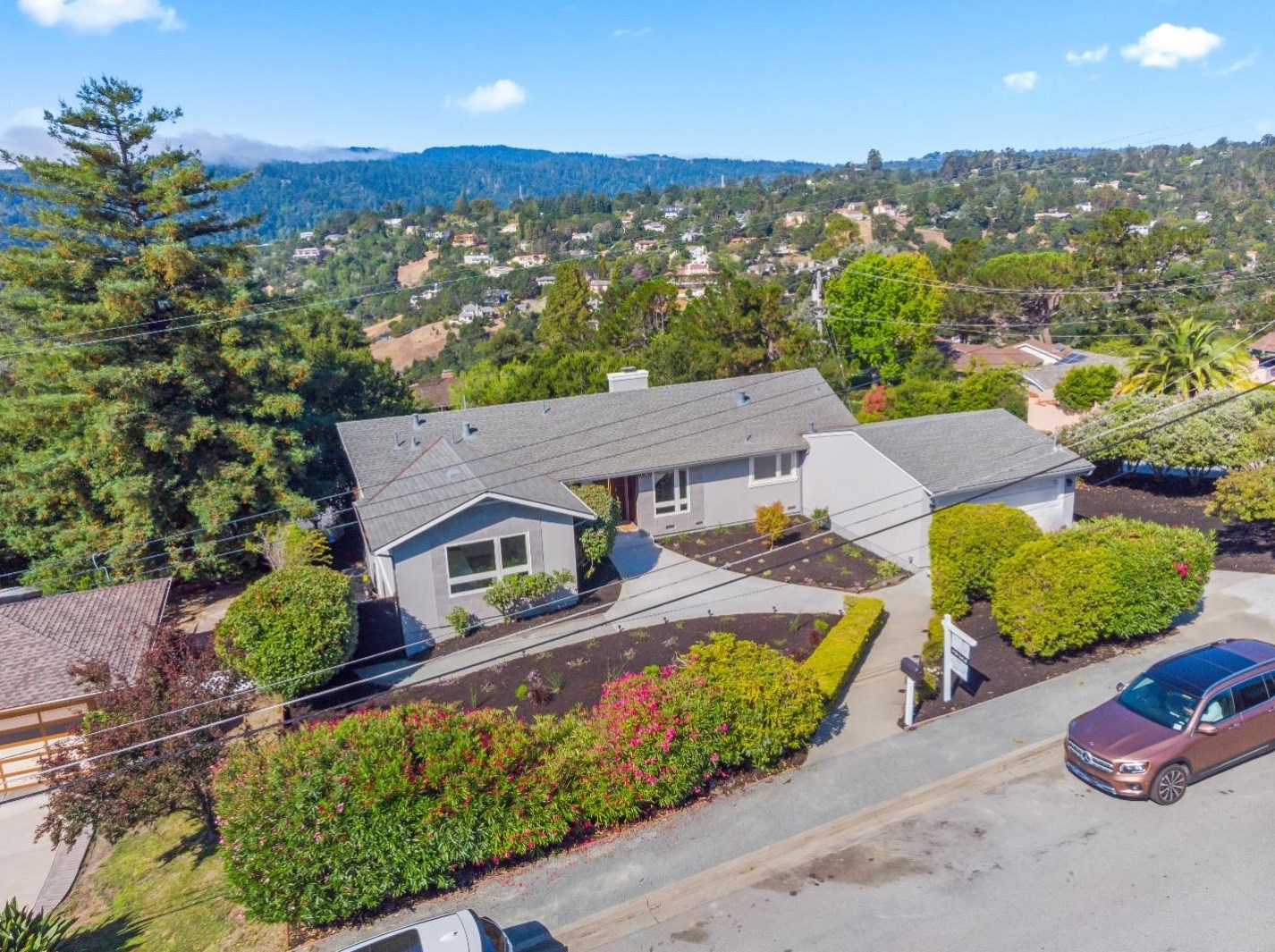 1324 Bel Aire Rd, San Mateo CA  94402-3650 exterior