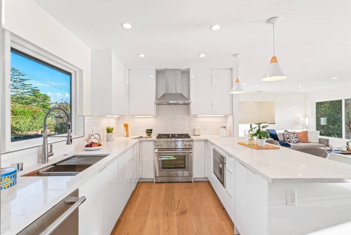 1324 Bel Aire Rd, San Mateo CA  94402-3650 exterior