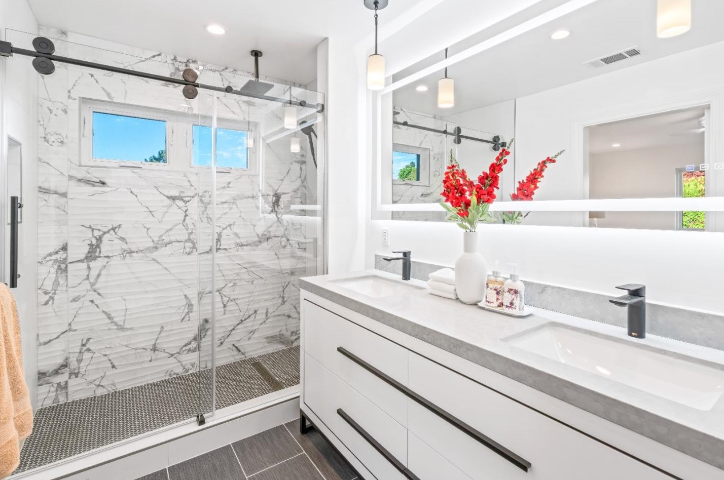 1324 Bel Aire Rd, San Mateo CA  94402-3650 exterior