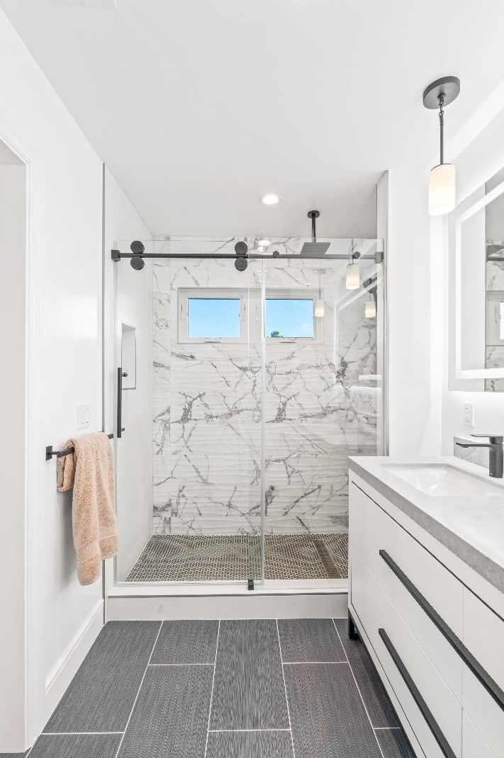 1324 Bel Aire Rd, San Mateo CA  94402-3650 exterior