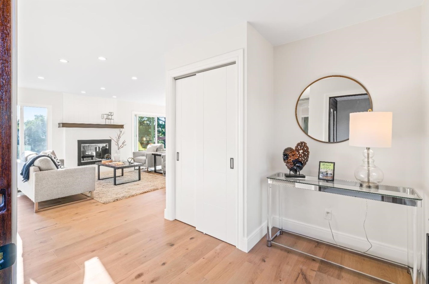 1324 Bel Aire Rd, San Mateo CA  94402-3650 exterior