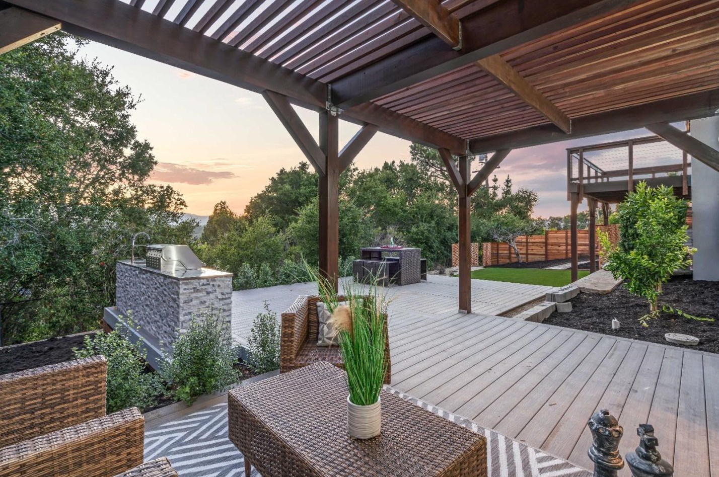 1324 Bel Aire Rd, San Mateo CA  94402-3650 exterior