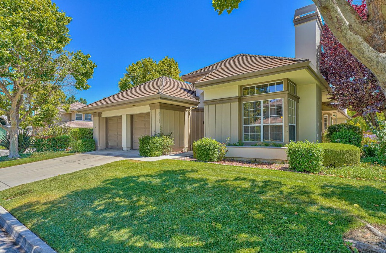 24105 Mallard Ct, Salinas, CA 93908-9397