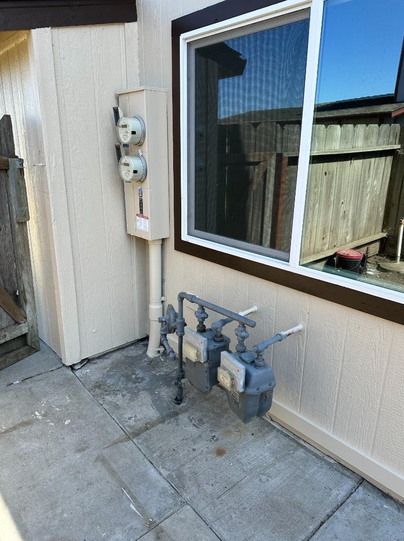 1338 Las Cruces Ct, Salinas CA 93901-1721 exterior