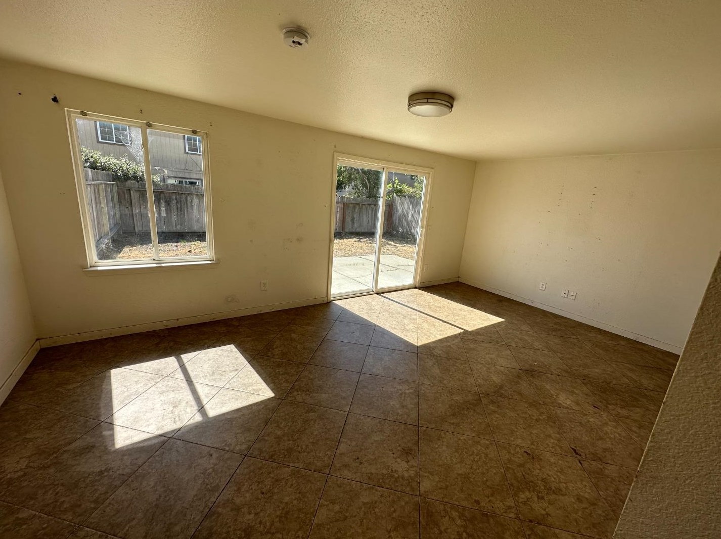 1338 Las Cruces Ct, Salinas CA 93901-1721 exterior