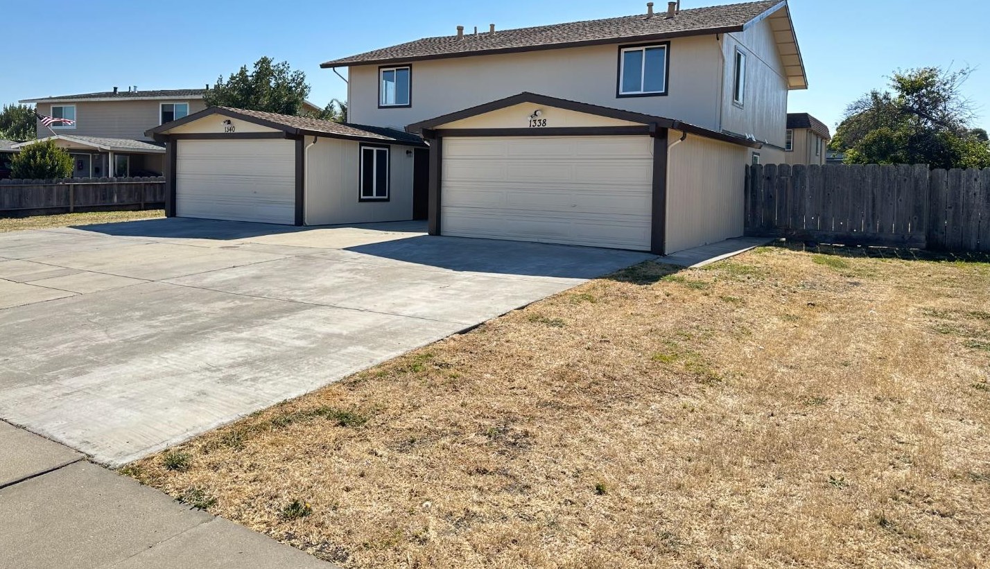 1338 Las Cruces Ct, Salinas, CA 93901-1721