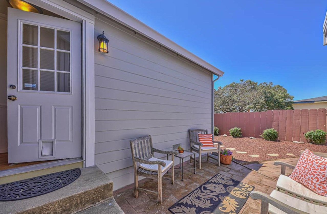 1693 Vallejo St, Seaside CA 93955-3973 exterior