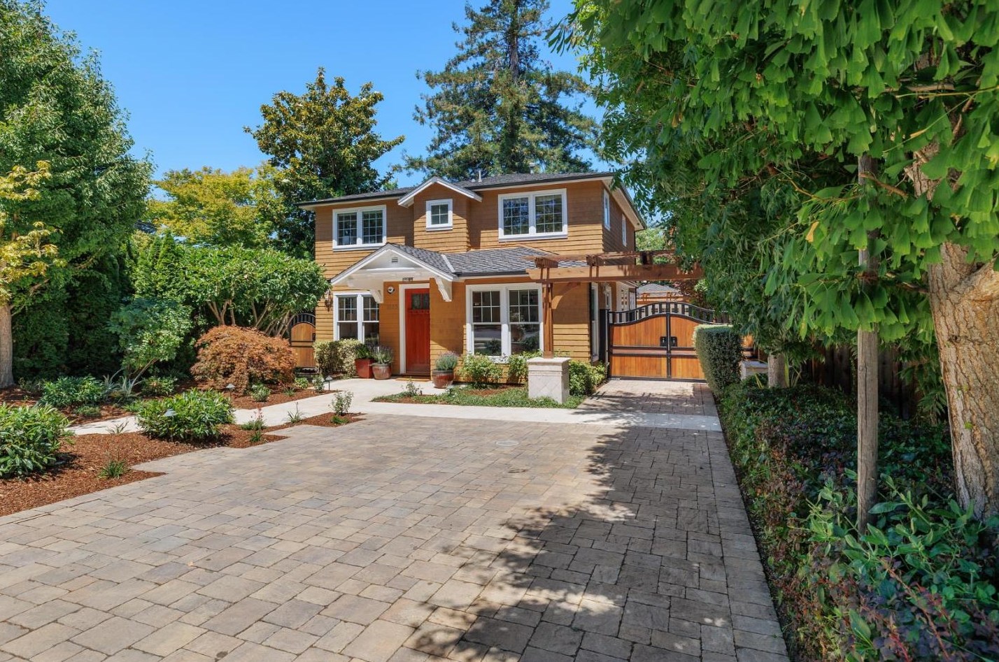 1185 Woodland Ave, Menlo Park, CA 94025