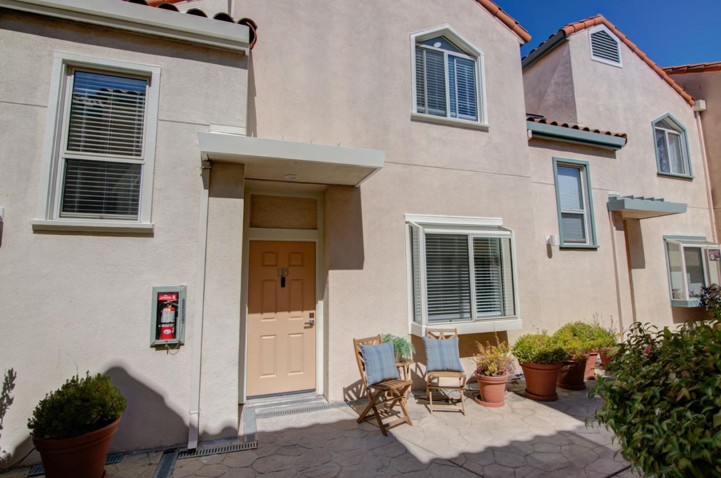 25 Mcaker Ct 135, San Mateo, CA 94403