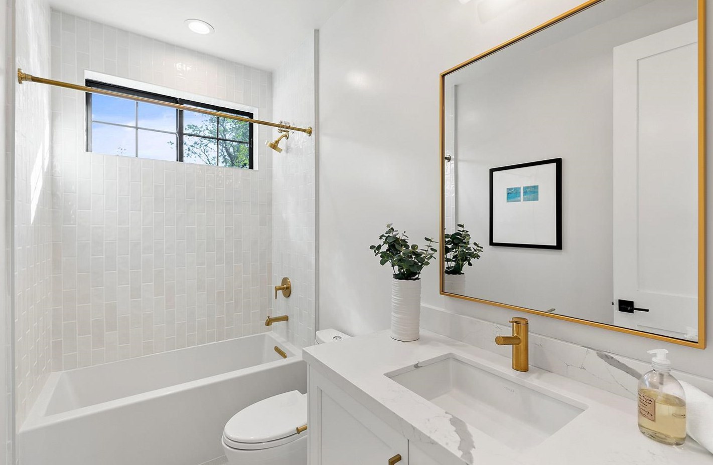 2151 Valparaiso Ave, Menlo Park CA  94025-6507 exterior