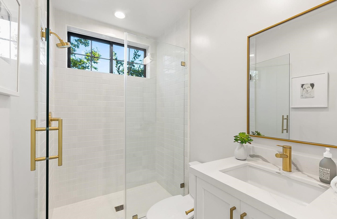 2151 Valparaiso Ave, Menlo Park CA  94025-6507 exterior