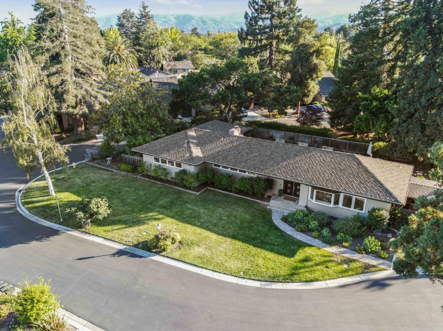 10201 Yoshino Pl, Cupertino, CA 95014-3435