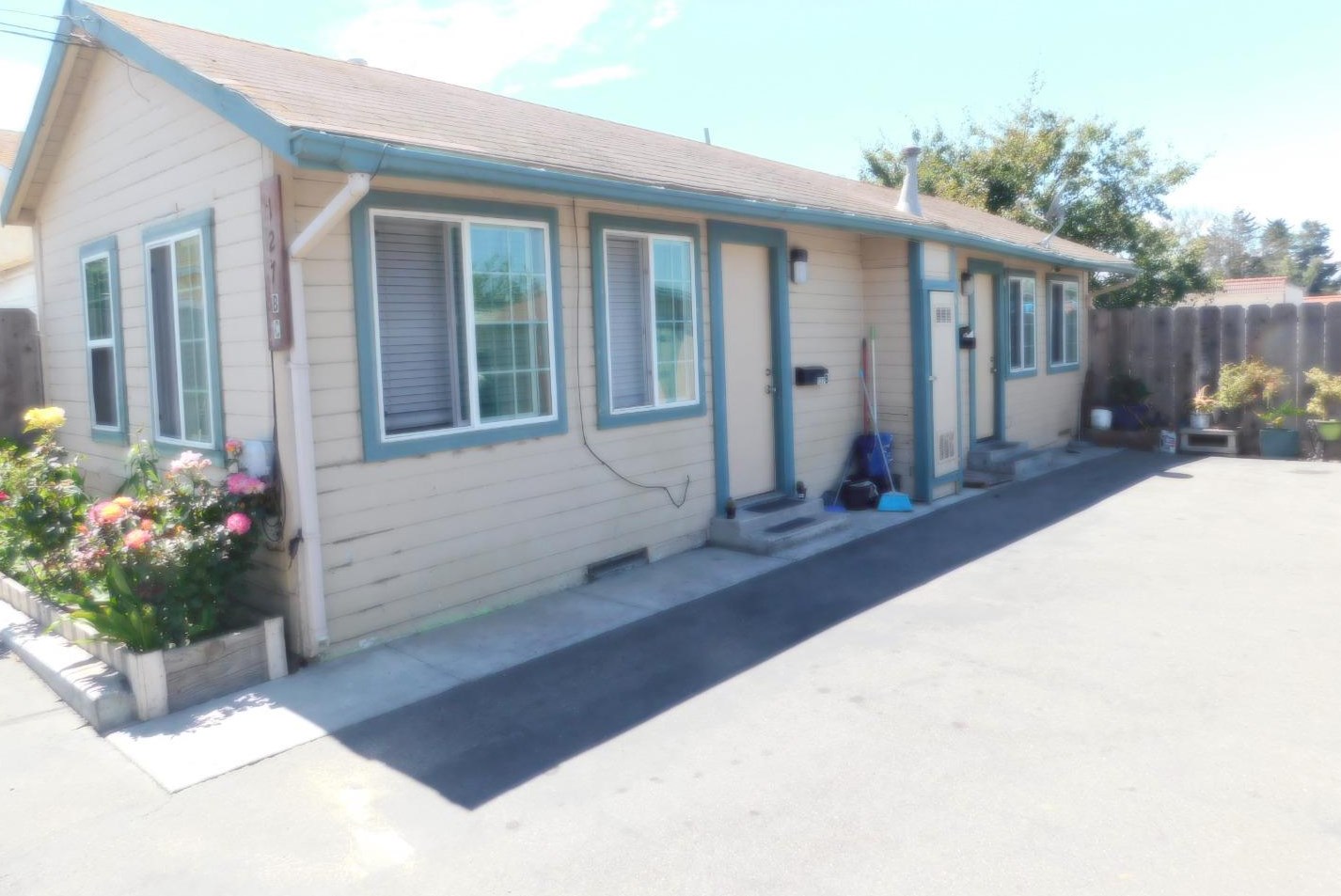 127 Madeira Ave, Salinas, CA 93905-2087