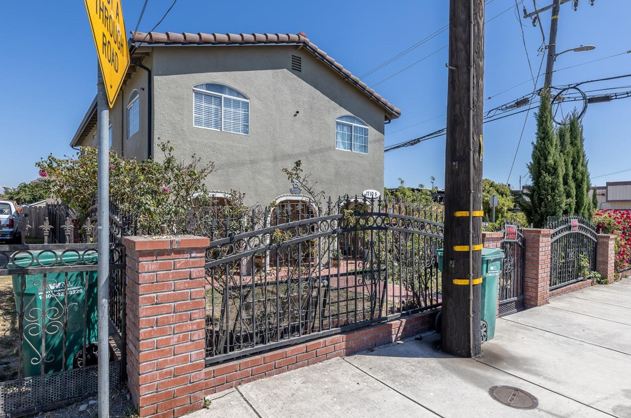 17105 El Rancho Way, Salinas, CA 93907-1708