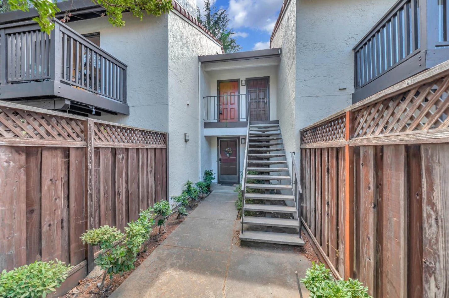 718 Gettysburg Way B, Gilroy, CA 95020