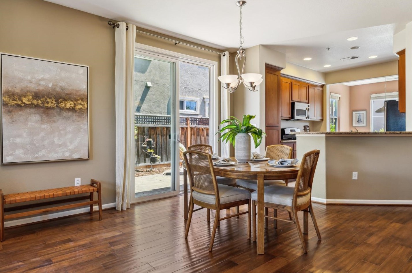529 Sandlewood St, Menlo Park CA  94025-1379 exterior