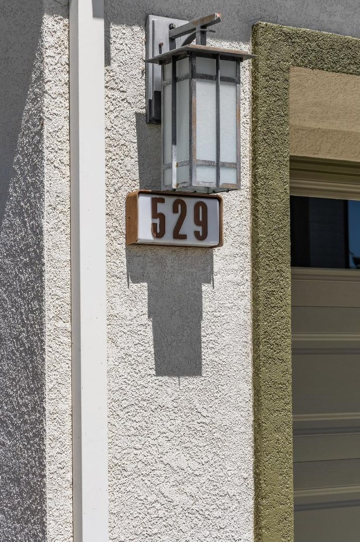 529 Sandlewood St, Menlo Park, CA 94025-1374