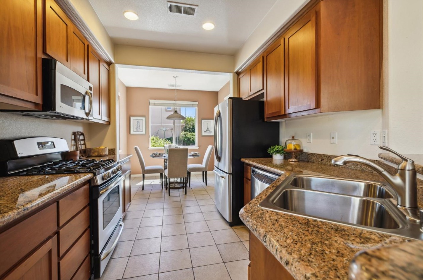 529 Sandlewood St, Menlo Park CA  94025-1379 exterior