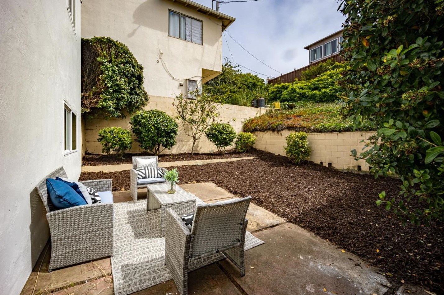 3 Montebello Dr, Daly City CA 94015-4722 exterior