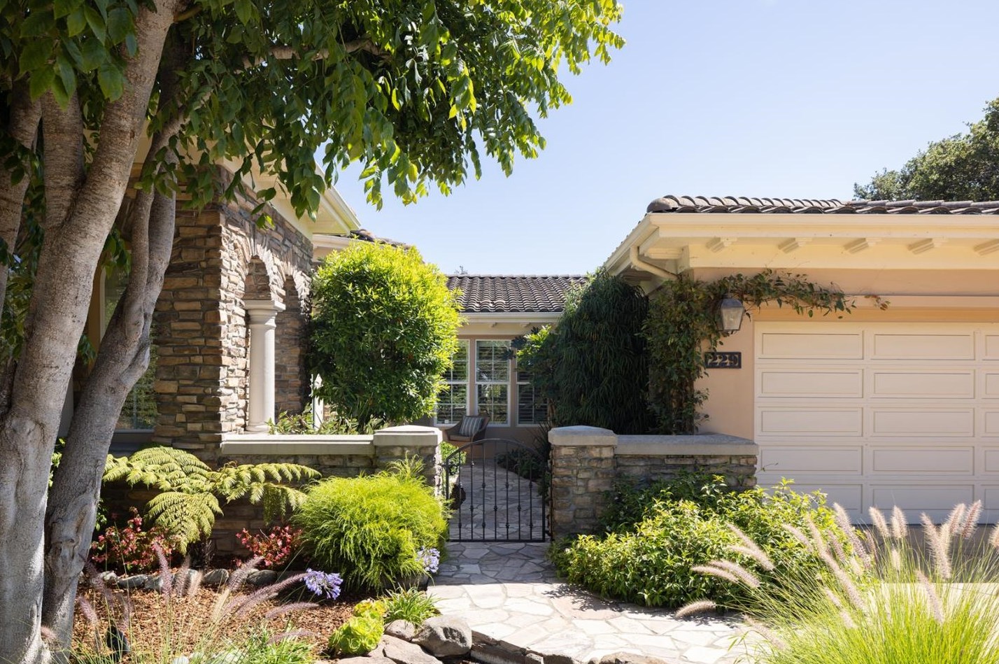 229 Madera Ct, Monterey, CA 93940