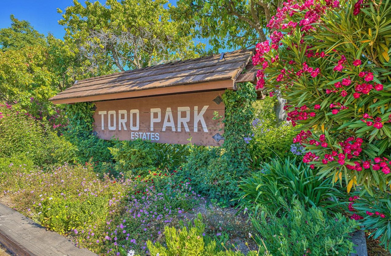 23007 Espada Dr, Salinas, CA 93908-1045